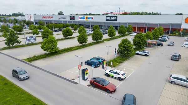 Ladeinfrastruktur, Fachmarktzentrum, Einkaufzentrum, E-Mobilität, Handel, Standortpartner, 