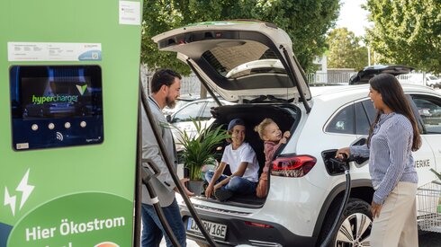 Partnerschaft für faire Preise: Pfalzwerke und Cariqa vereinfachen das Laden von E-Autos